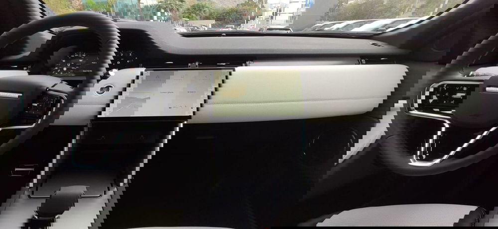 Land Rover Discovery Sport nuova a Palermo (5)