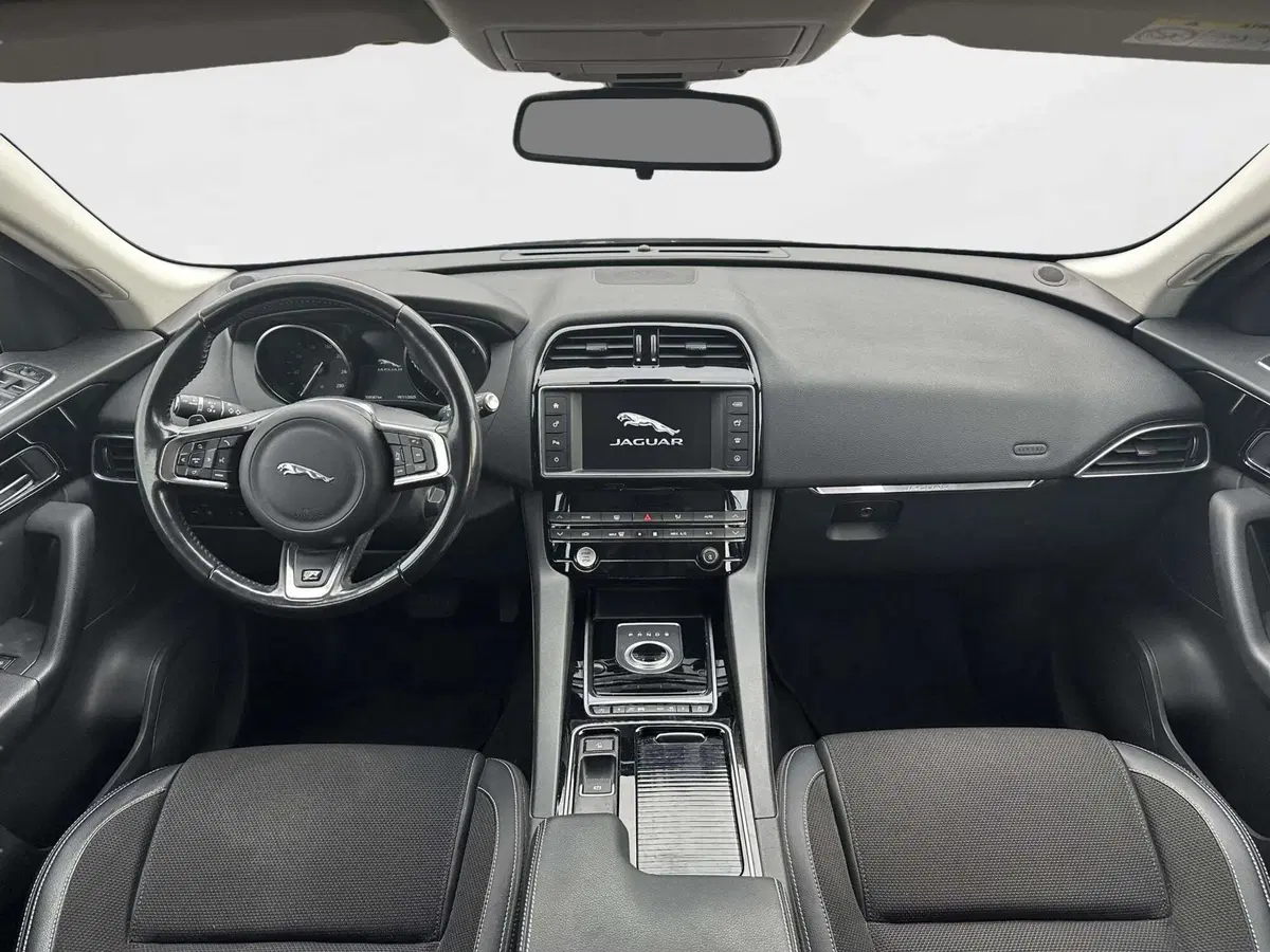 Jaguar F-Pace usata a Siena (4)