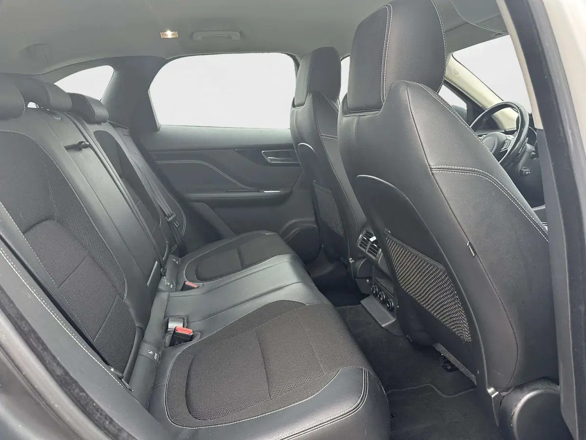 Jaguar F-Pace usata a Siena (5)