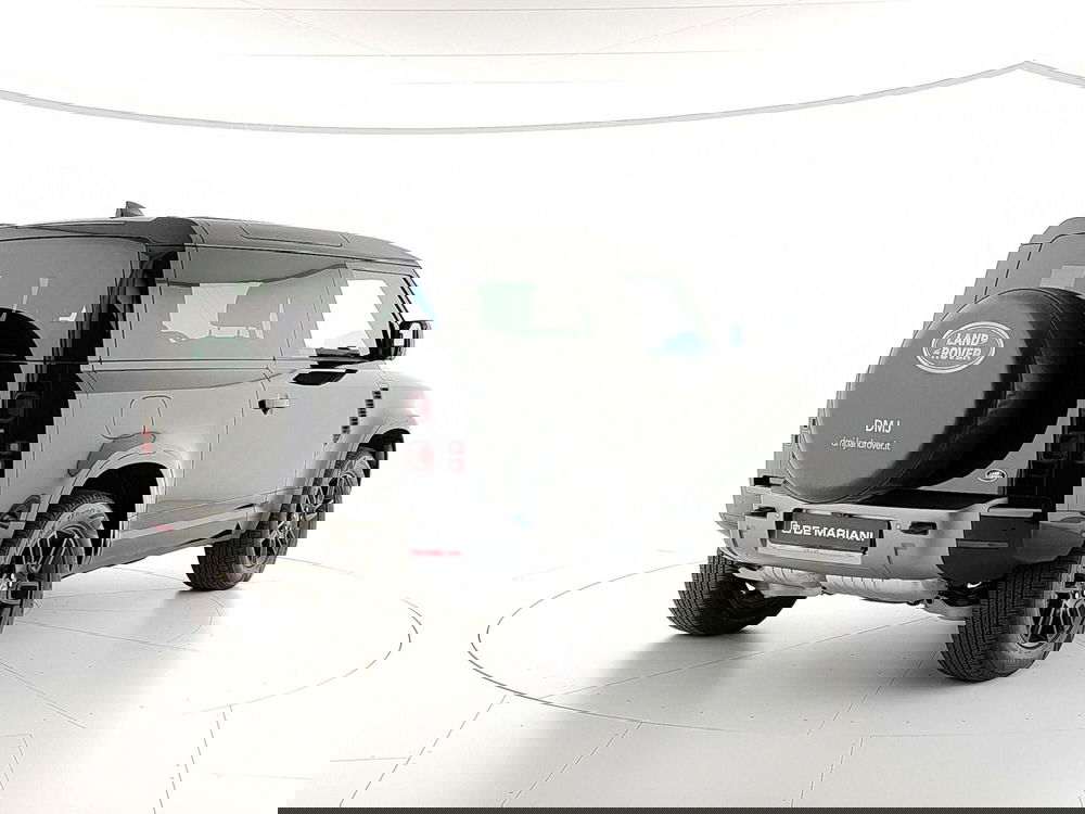 Land Rover Defender nuova a Brindisi (2)