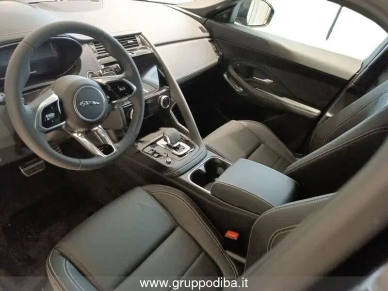 Jaguar E-Pace usata a Macerata (10)