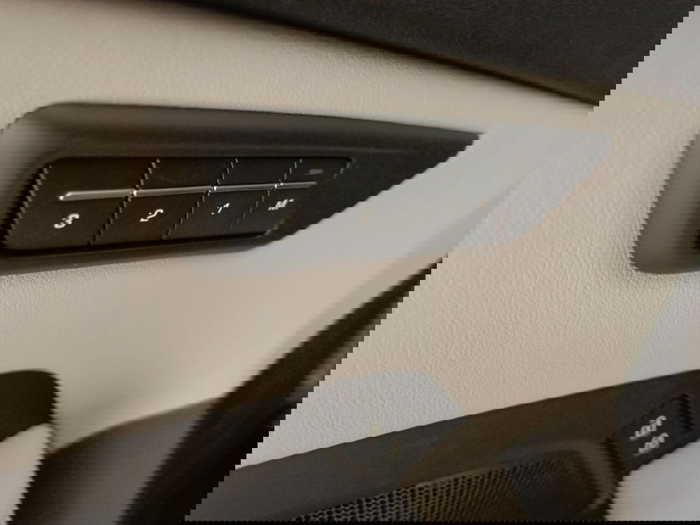 Jaguar E-Pace usata a Macerata (10)