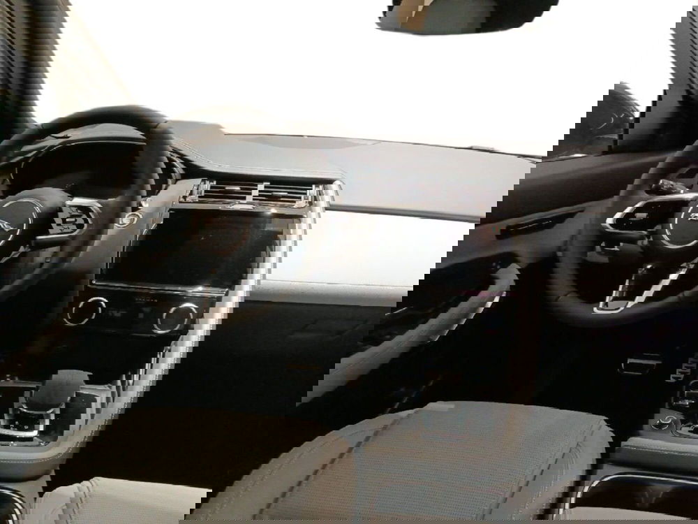 Jaguar E-Pace usata a Macerata (4)