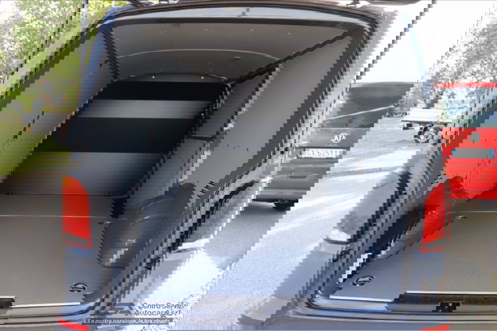 Volkswagen Veicoli Commerciali T6.1 usata a Bologna (9)