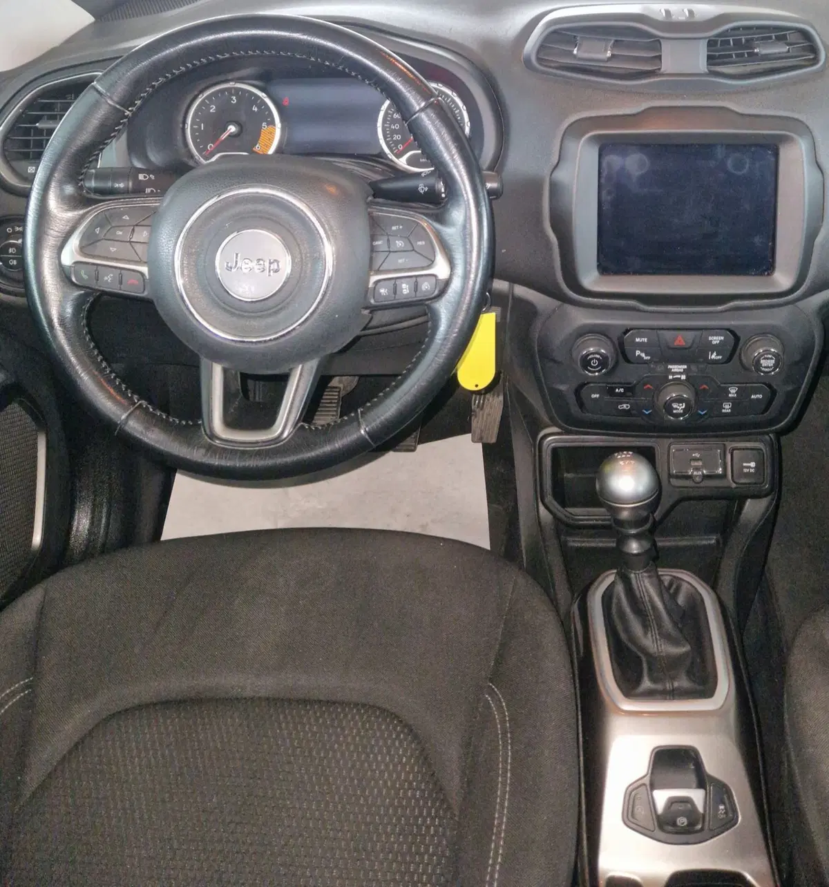 Jeep Renegade usata a Terni (11)