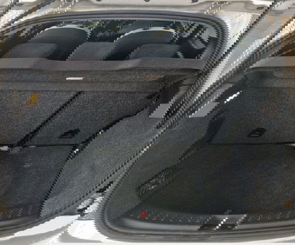 Lancia Ypsilon usata a Terni (10)