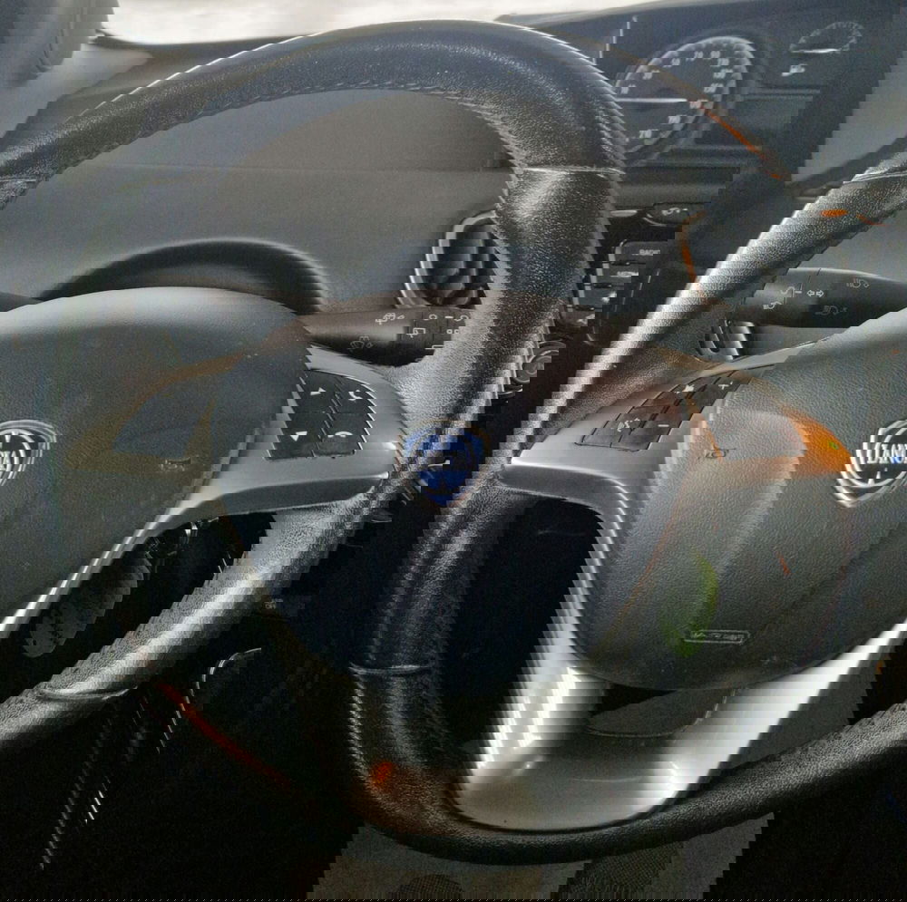 Lancia Ypsilon usata a Terni (12)