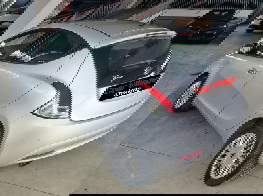 Lancia Ypsilon usata a Terni (4)