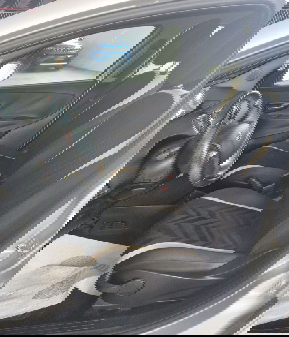 Lancia Ypsilon usata a Terni (7)