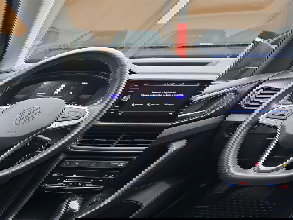 Volkswagen T-Cross usata a Lecco (10)