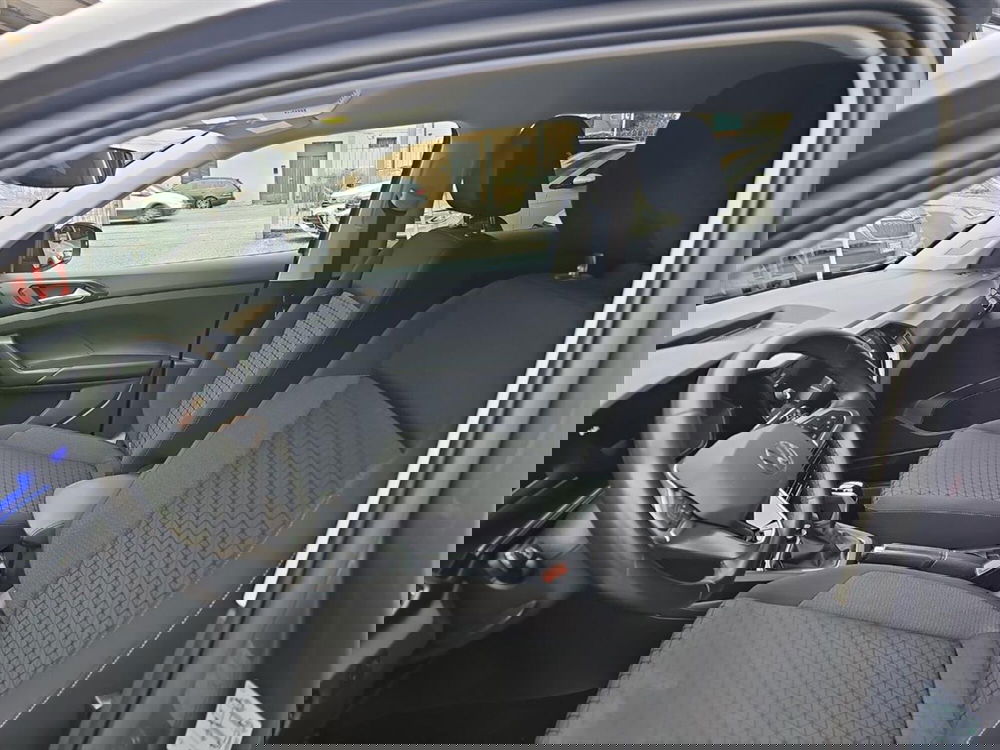 Volkswagen T-Cross usata a Lecco (11)