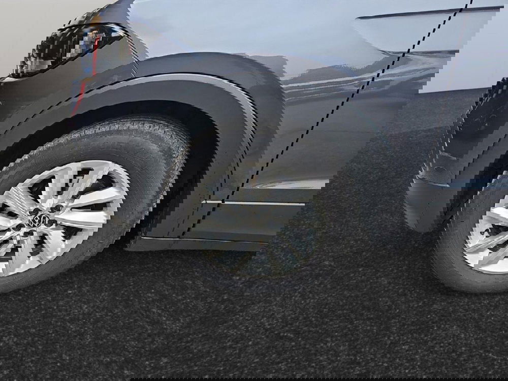 Volkswagen T-Cross usata a Lecco (18)