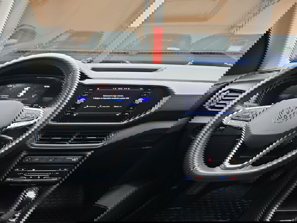 Volkswagen T-Cross usata a Lecco (9)