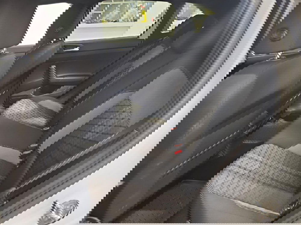 Volkswagen Taigo usata a Lecco (11)