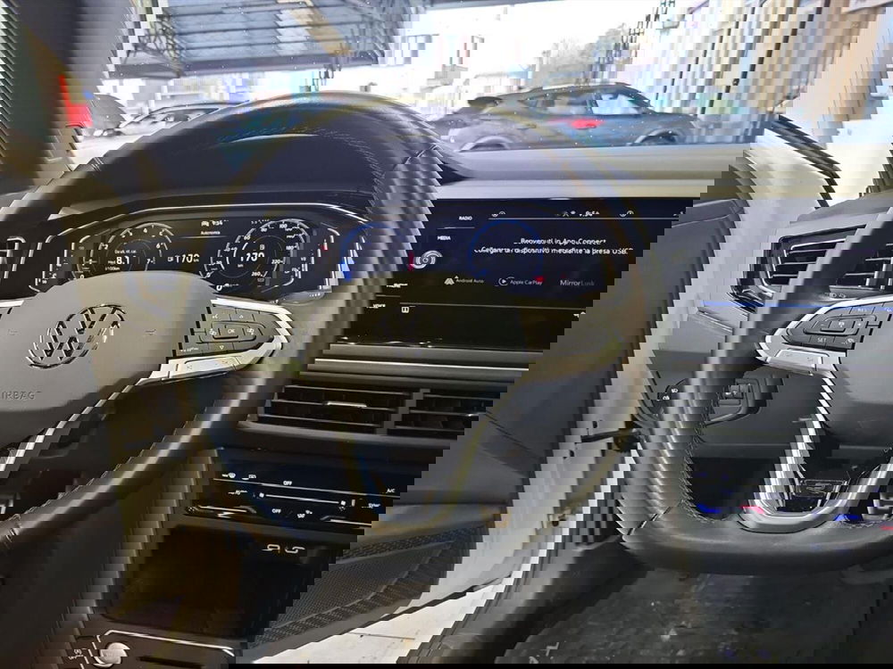 Volkswagen Taigo usata a Lecco (9)