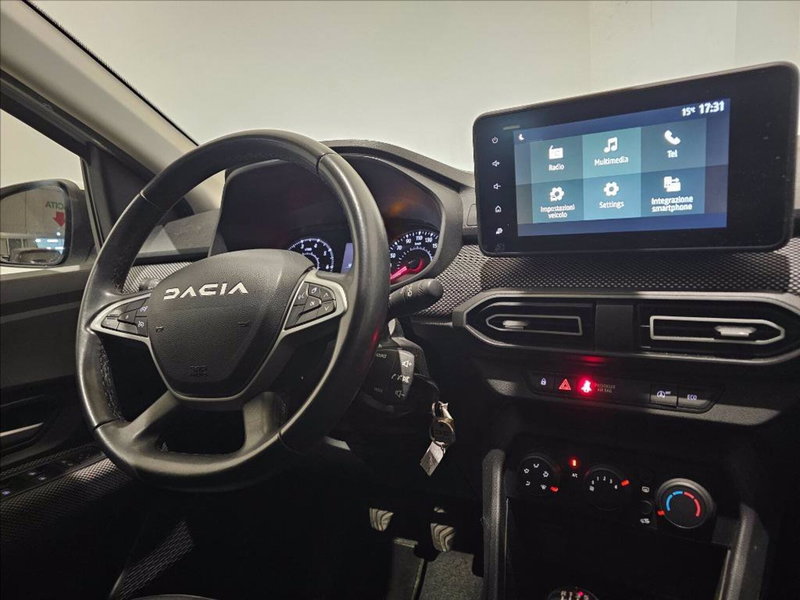 Dacia Jogger usata a Palermo (11)