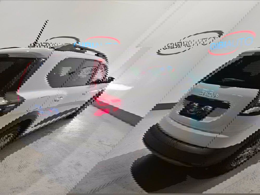 Dacia Jogger usata a Palermo (9)