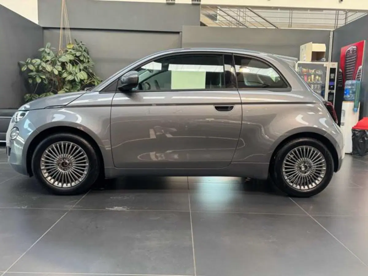 Fiat 500e nuova a Vercelli (4)