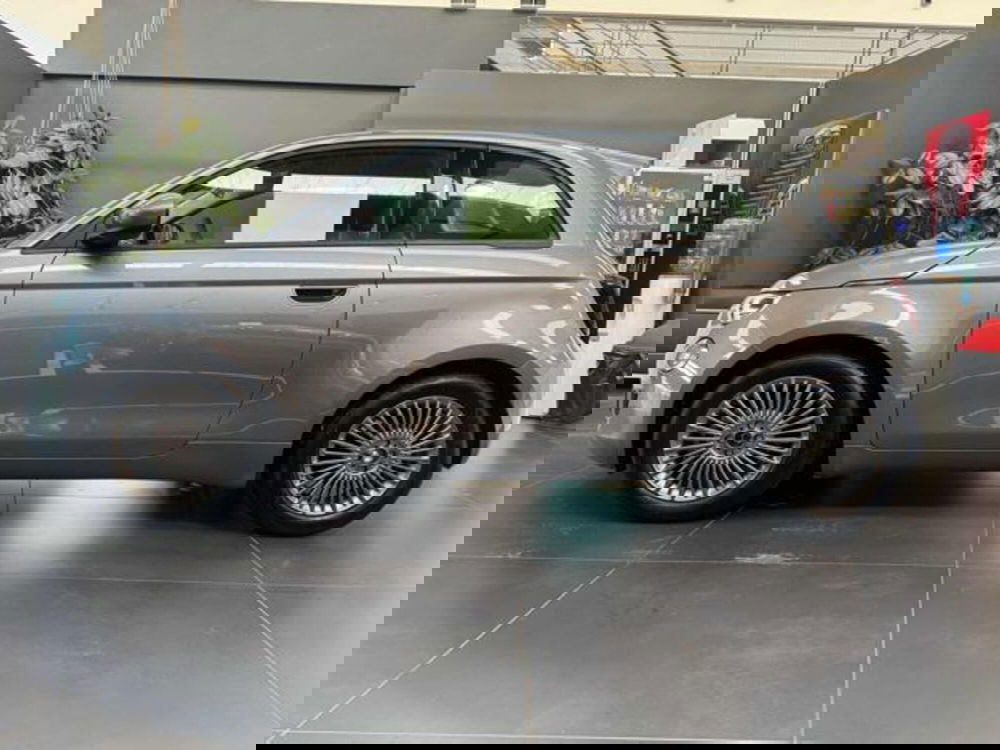 Fiat 500e nuova a Vercelli (4)