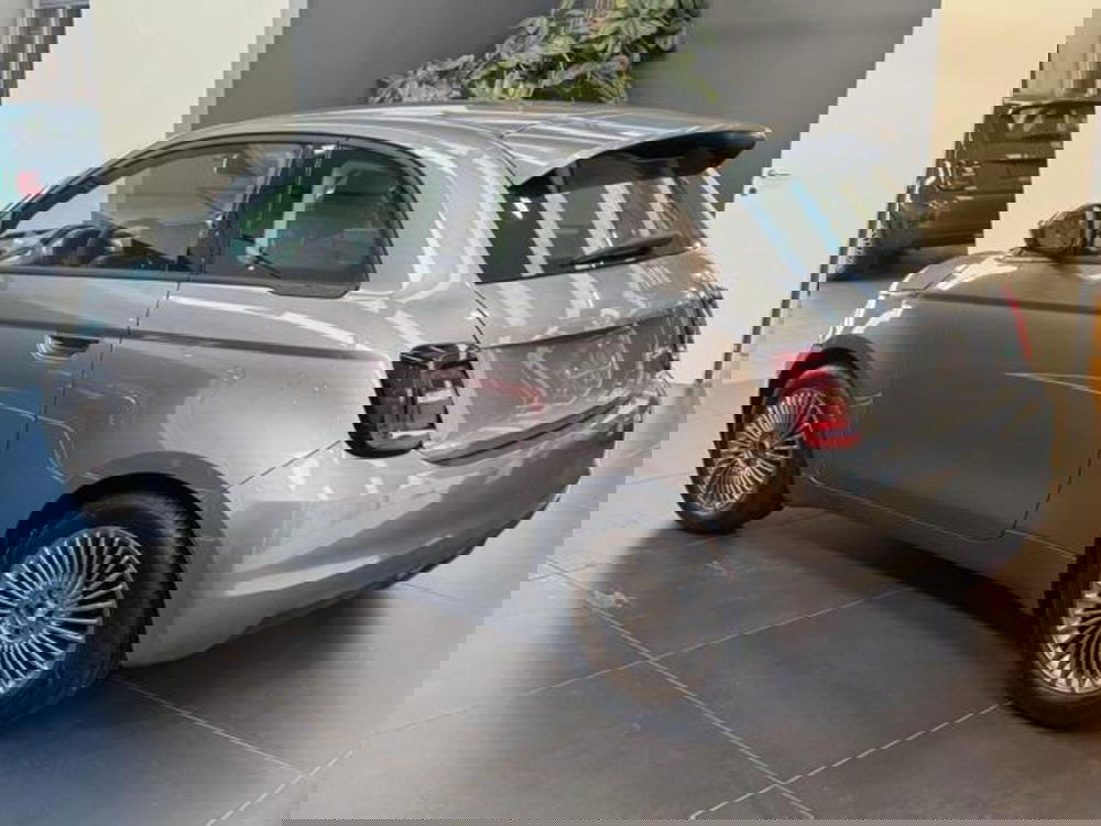 Fiat 500e nuova a Vercelli (5)