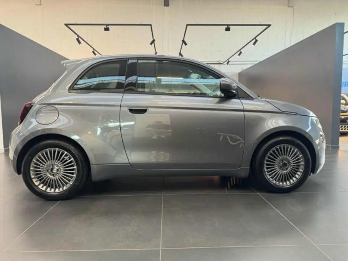 Fiat 500e nuova a Vercelli (8)
