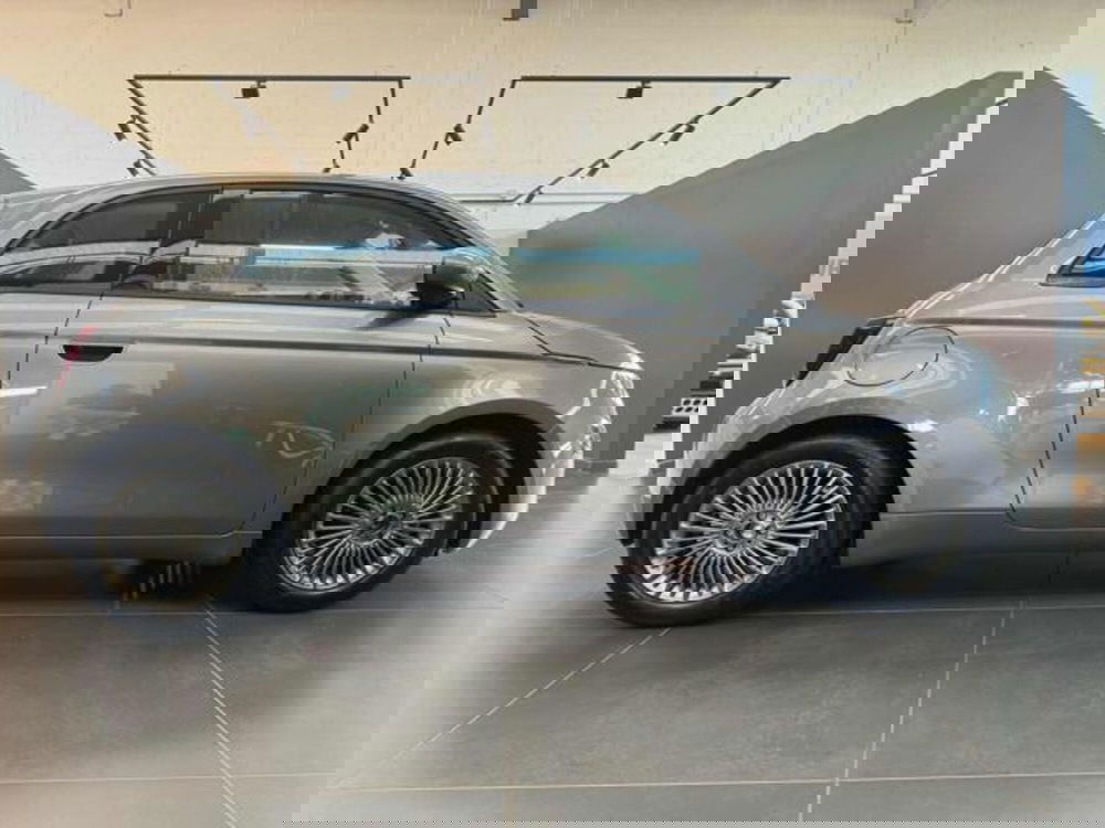 Fiat 500e nuova a Vercelli (8)