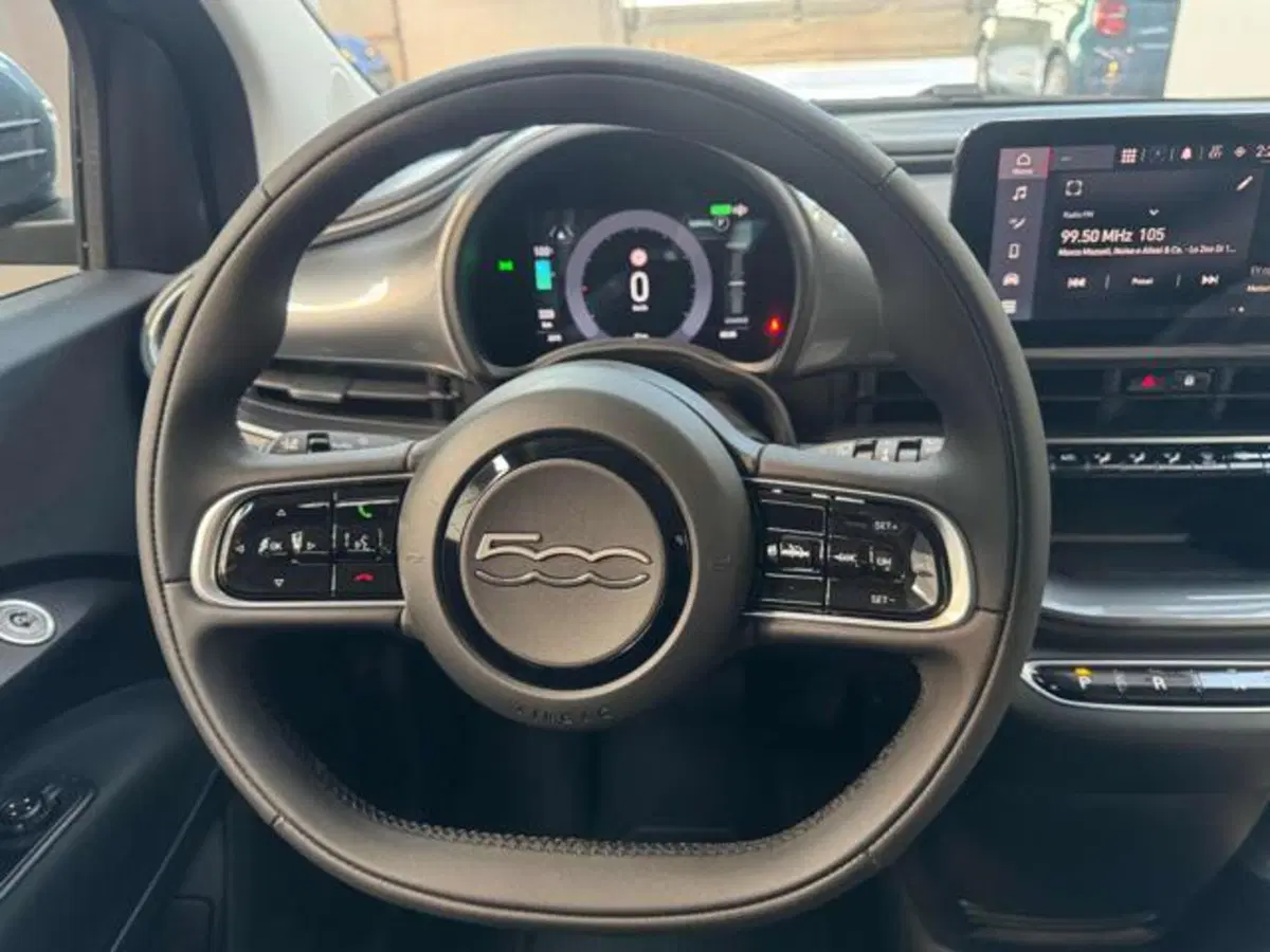 Fiat 500e nuova a Vercelli (9)
