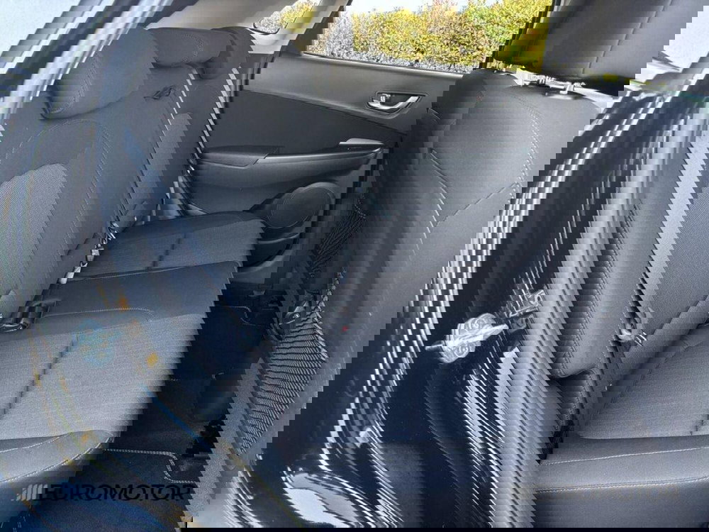 Hyundai Kona usata a Bari (11)