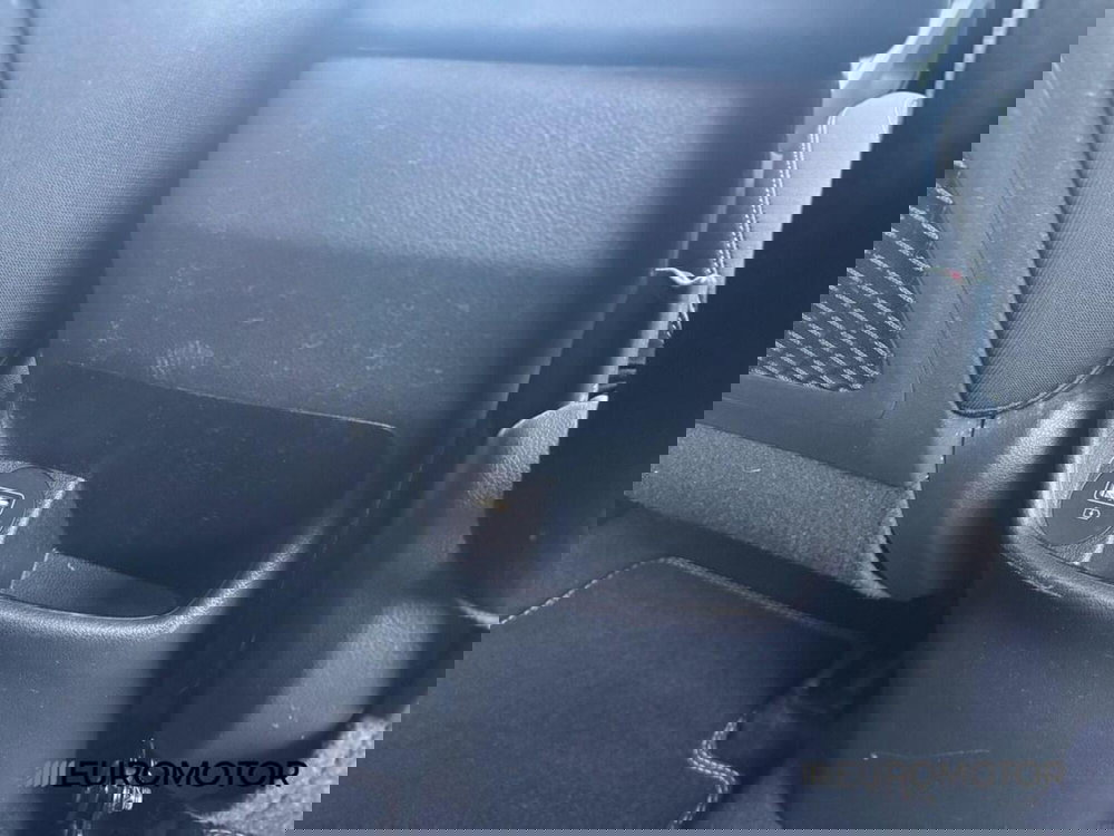 Hyundai Kona usata a Bari (13)