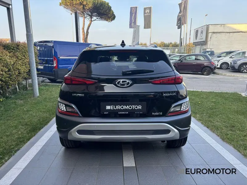 Hyundai Kona usata a Bari (6)