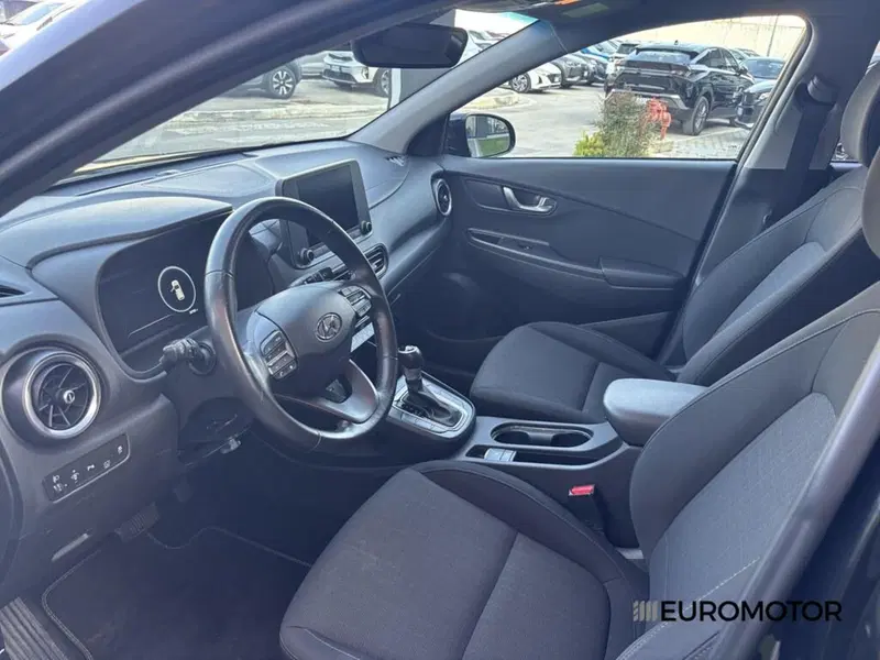 Hyundai Kona usata a Bari (9)