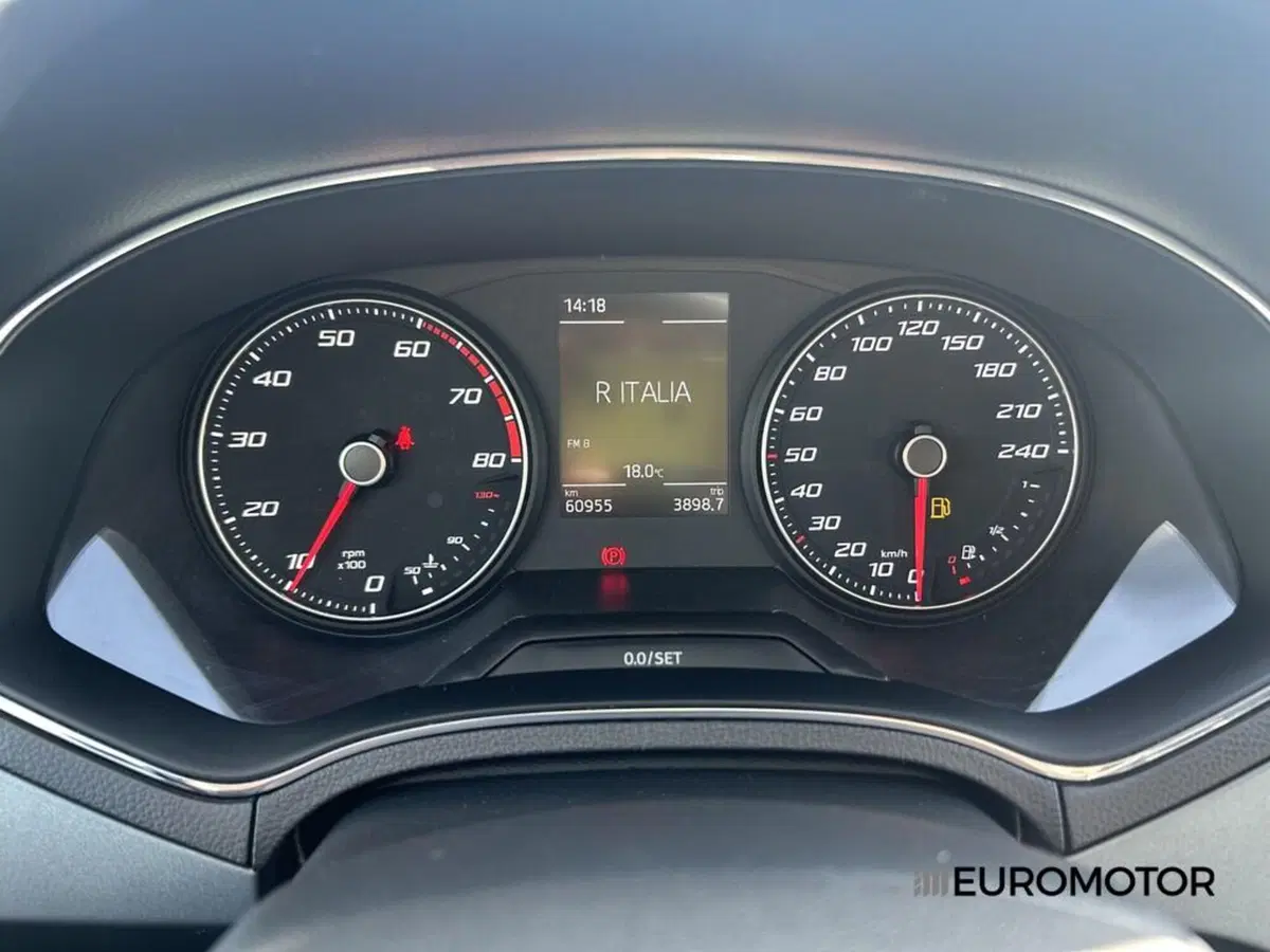 SEAT Arona usata a Bari (14)