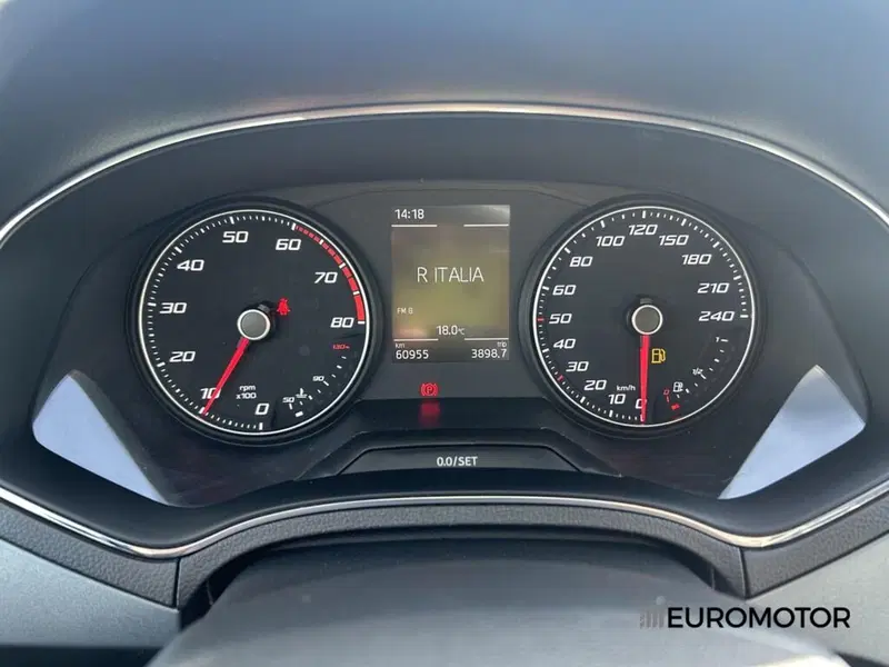 SEAT Arona usata a Bari (14)
