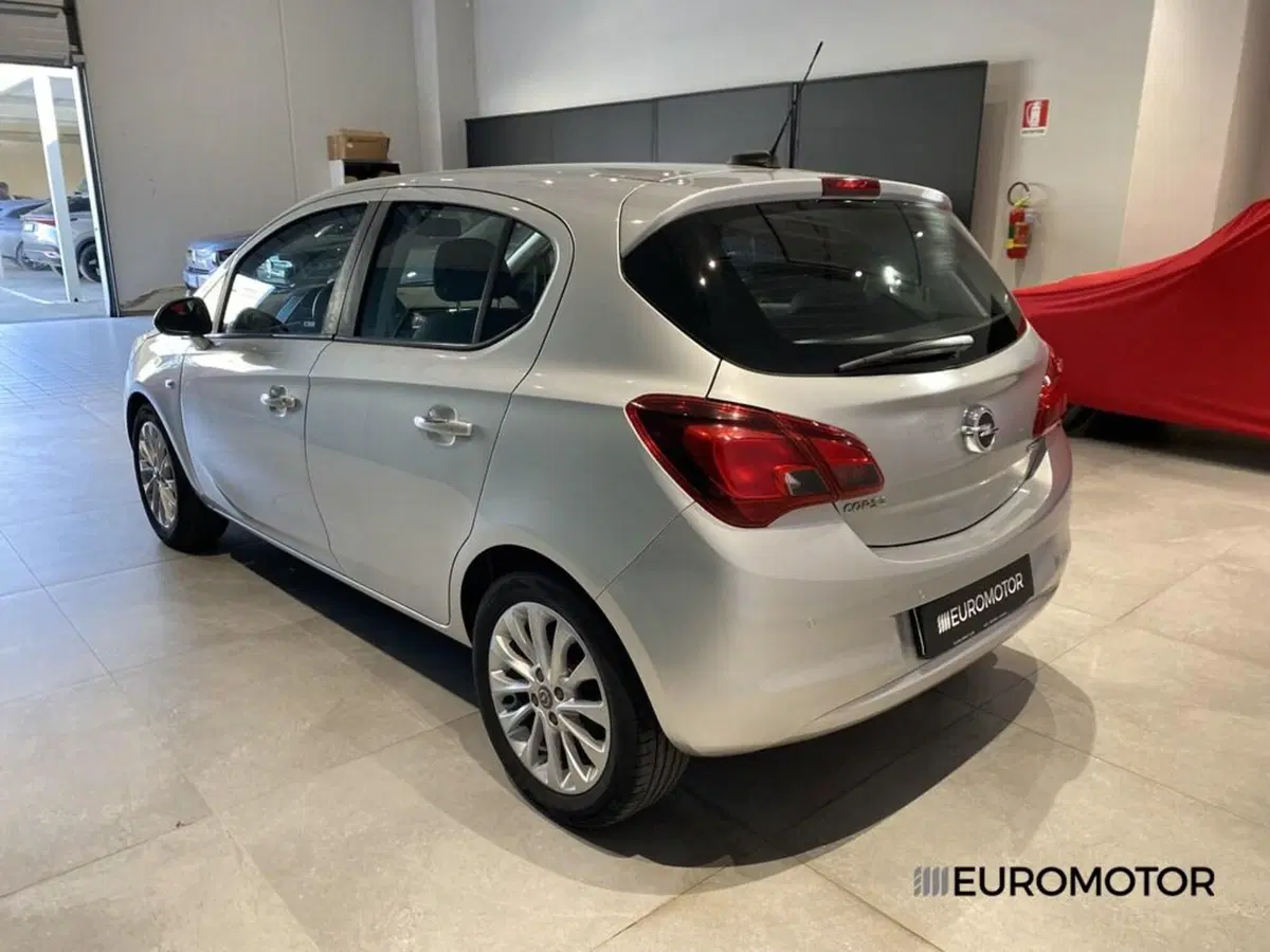 Opel Corsa usata a Bari (9)