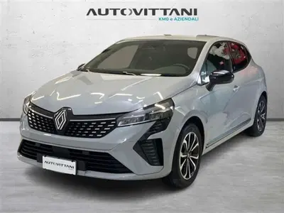Renault Clio 1.6 full hybrid Techno 145cv del 2025 usata a Como