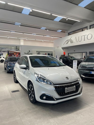 Peugeot 208 82 5 porte Access del 2019 usata a Olbia