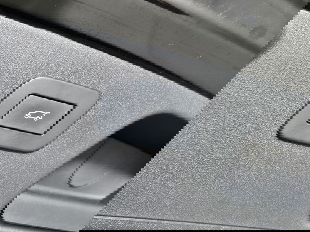 Jaguar E-Pace usata a Alessandria (19)