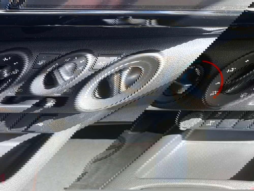 Toyota Hilux nuova a Ragusa (14)