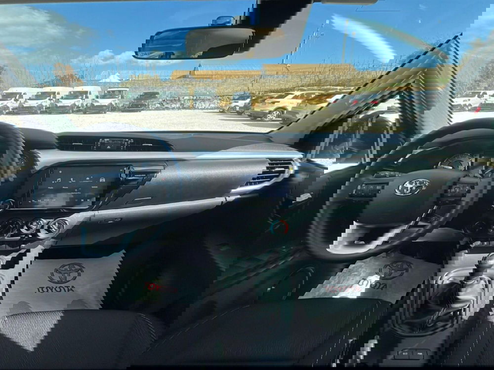 Toyota Hilux nuova a Ragusa (9)