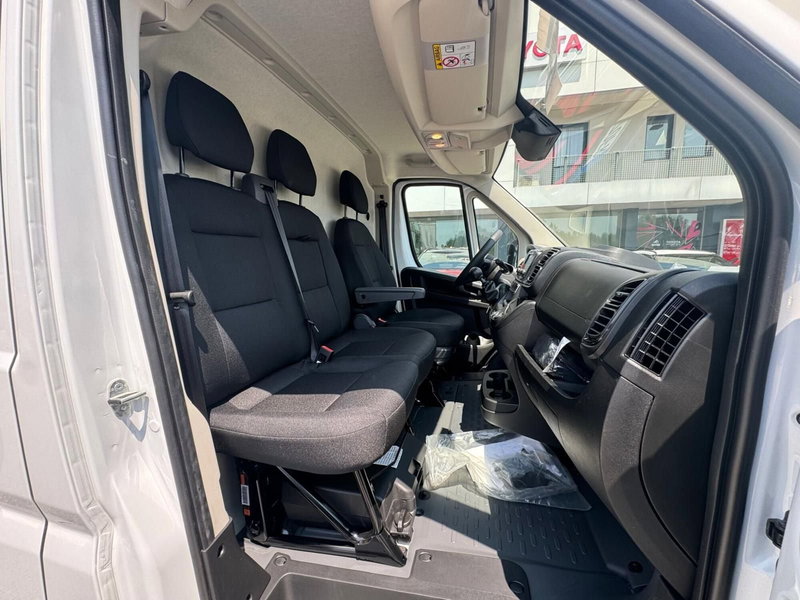 Toyota Proace Max Furgone nuova a Bologna (16)