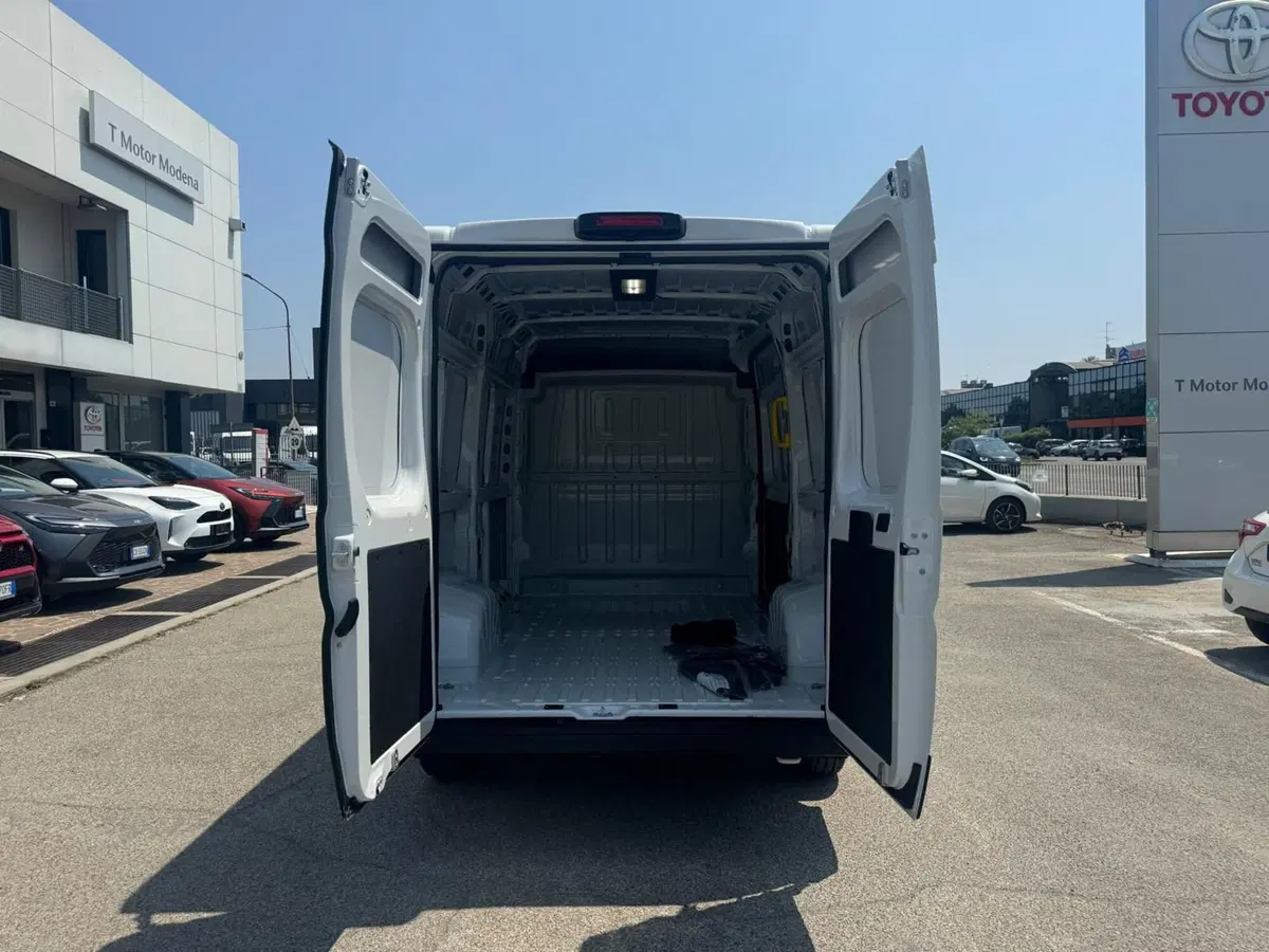 Toyota Proace Max Furgone nuova a Bologna (8)