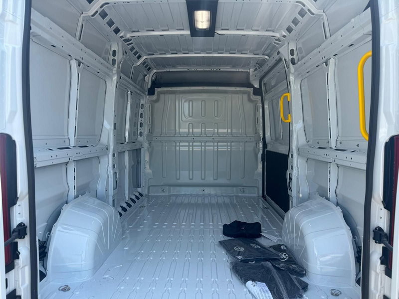 Toyota Proace Max Furgone nuova a Bologna (9)