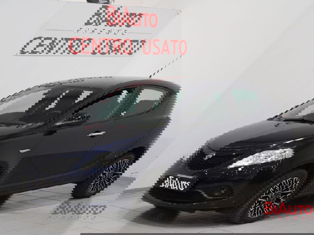 Lancia Ypsilon usata a Firenze