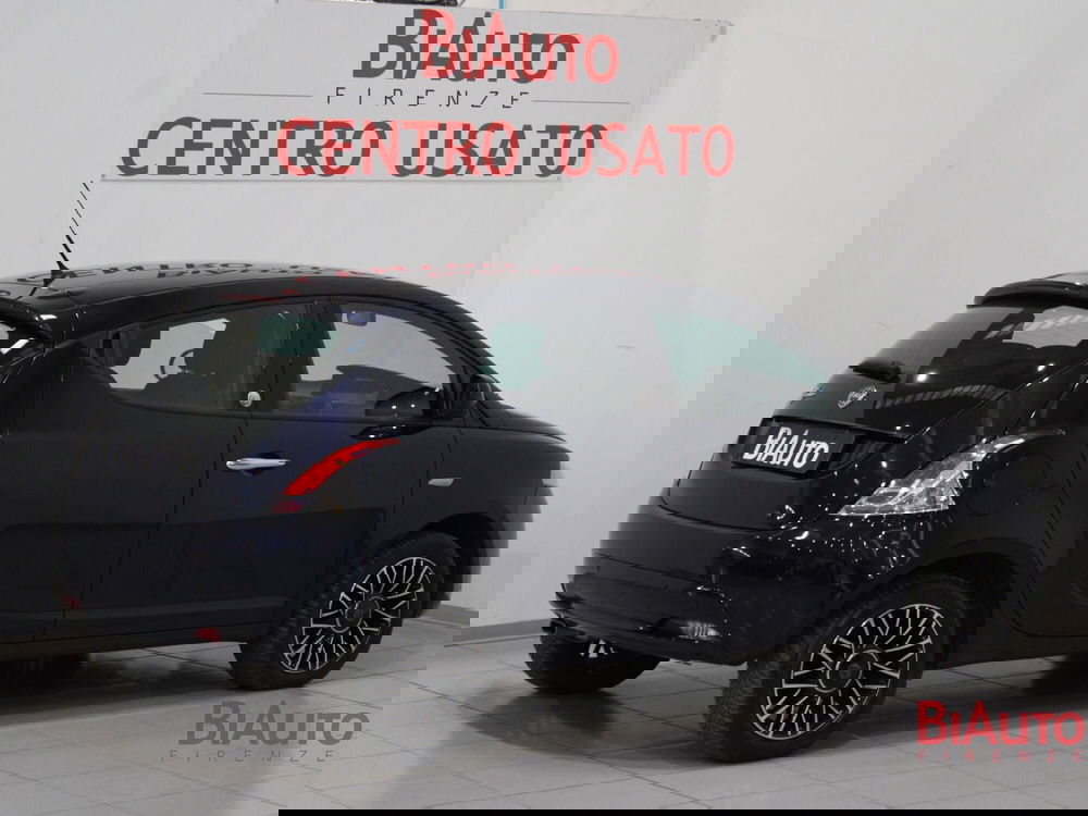 Lancia Ypsilon usata a Firenze (2)