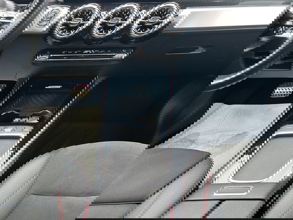 Mercedes-Benz GLB usata a Cosenza (15)