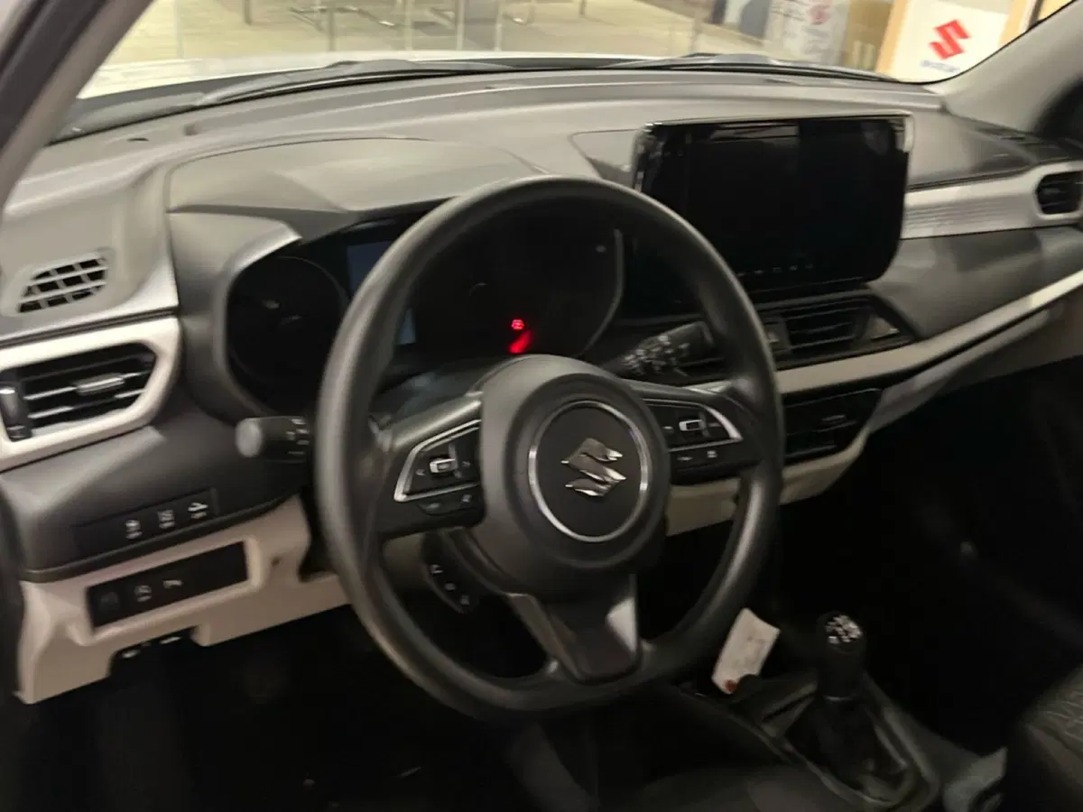 Suzuki Swift nuova a Vercelli (11)