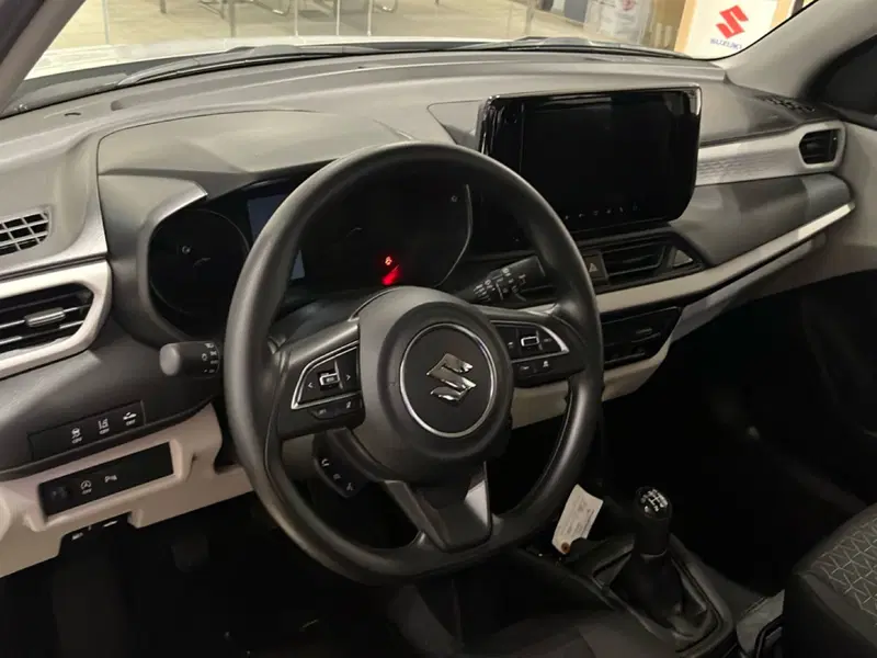 Suzuki Swift nuova a Vercelli (12)