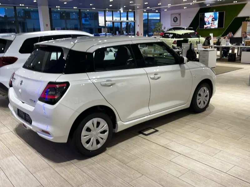 Suzuki Swift nuova a Vercelli (6)