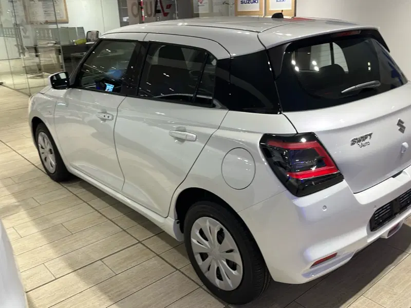 Suzuki Swift nuova a Vercelli (8)