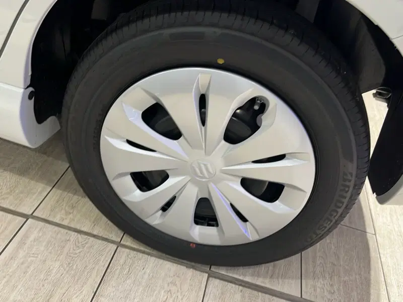 Suzuki Swift nuova a Vercelli (9)